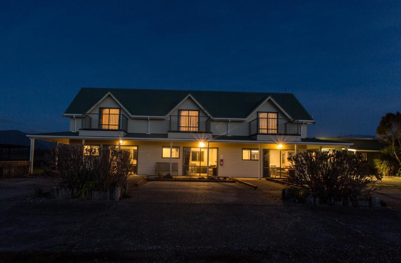 Haast Beach Motel Екстериор снимка