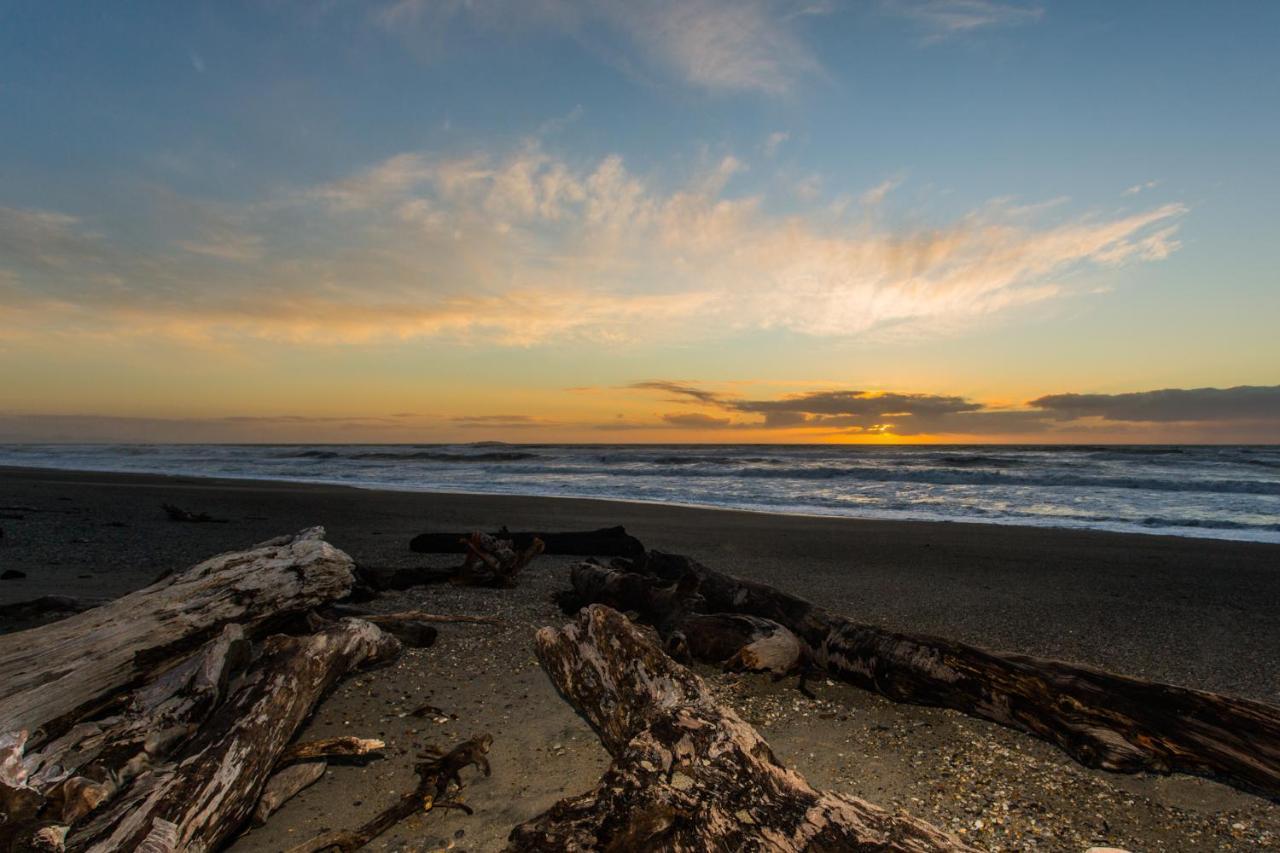 Haast Beach Motel Екстериор снимка