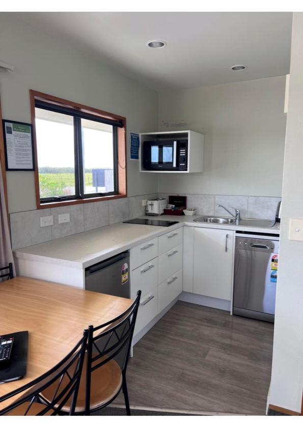 Haast Beach Motel Екстериор снимка